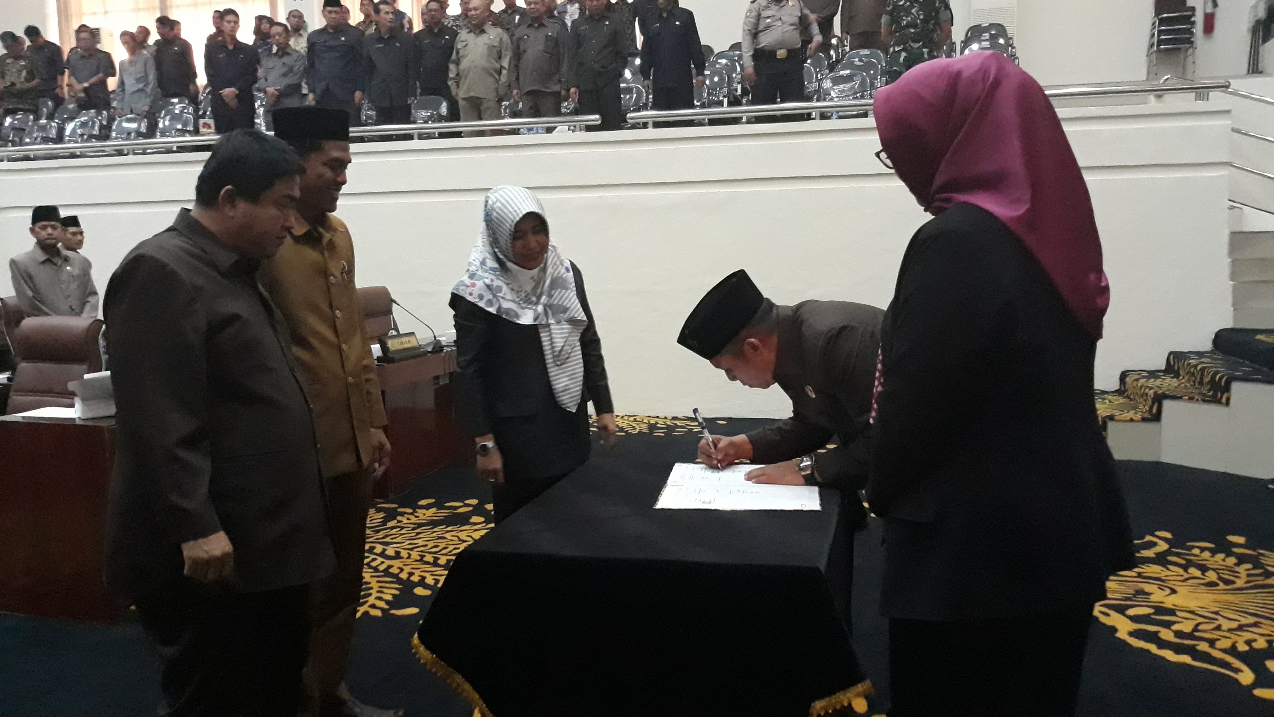 DPRD Sahkan APBD Perubahan 2018