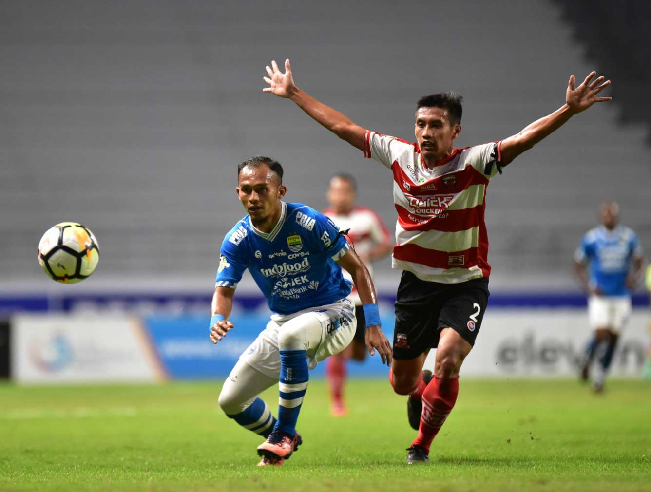 Kalah, tapi Persib Masih di Puncak