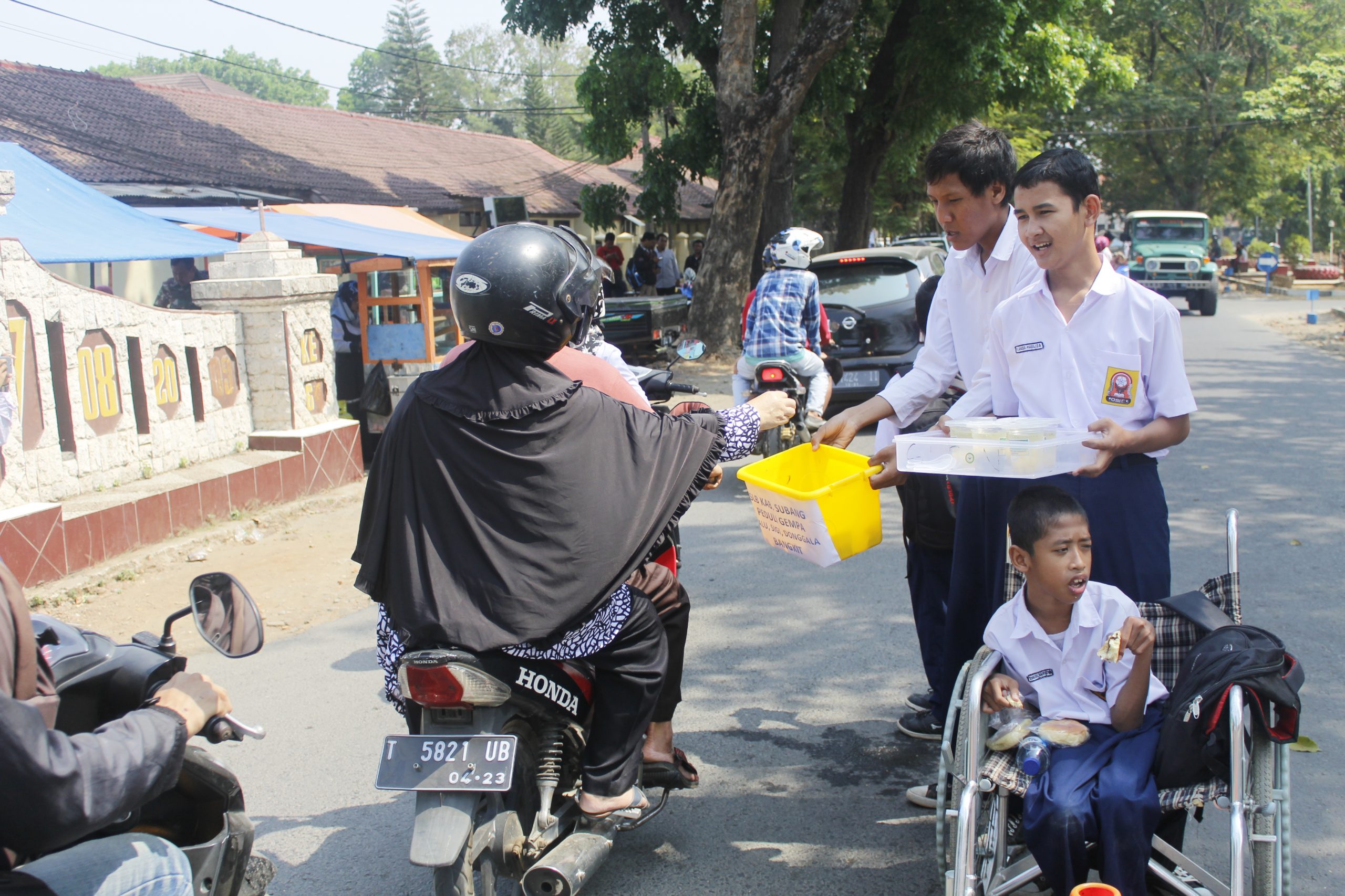 Dari Kursi Roda Mengetuk Kepeduliaan, SLB Negeri Subang Bergerak Menggalang Dana untuk Korban Gempa