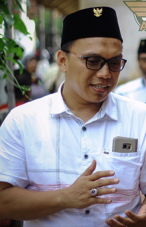 Mati Suri, Pemuda Minim Prestasi