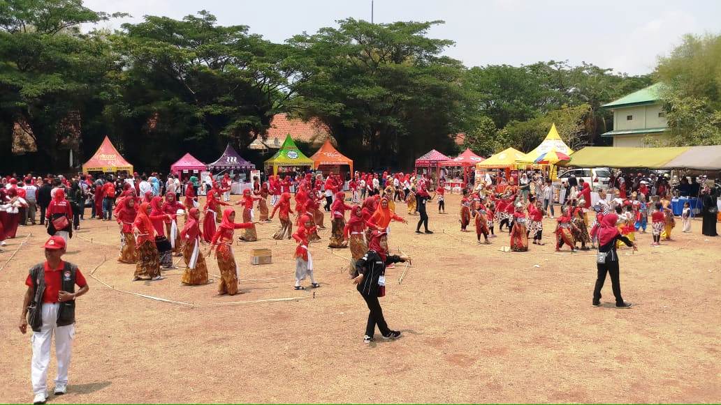 Aksi Seniman Pecahkan Rekor ORI, Galang Dana Kemanusian Korban Tsunami