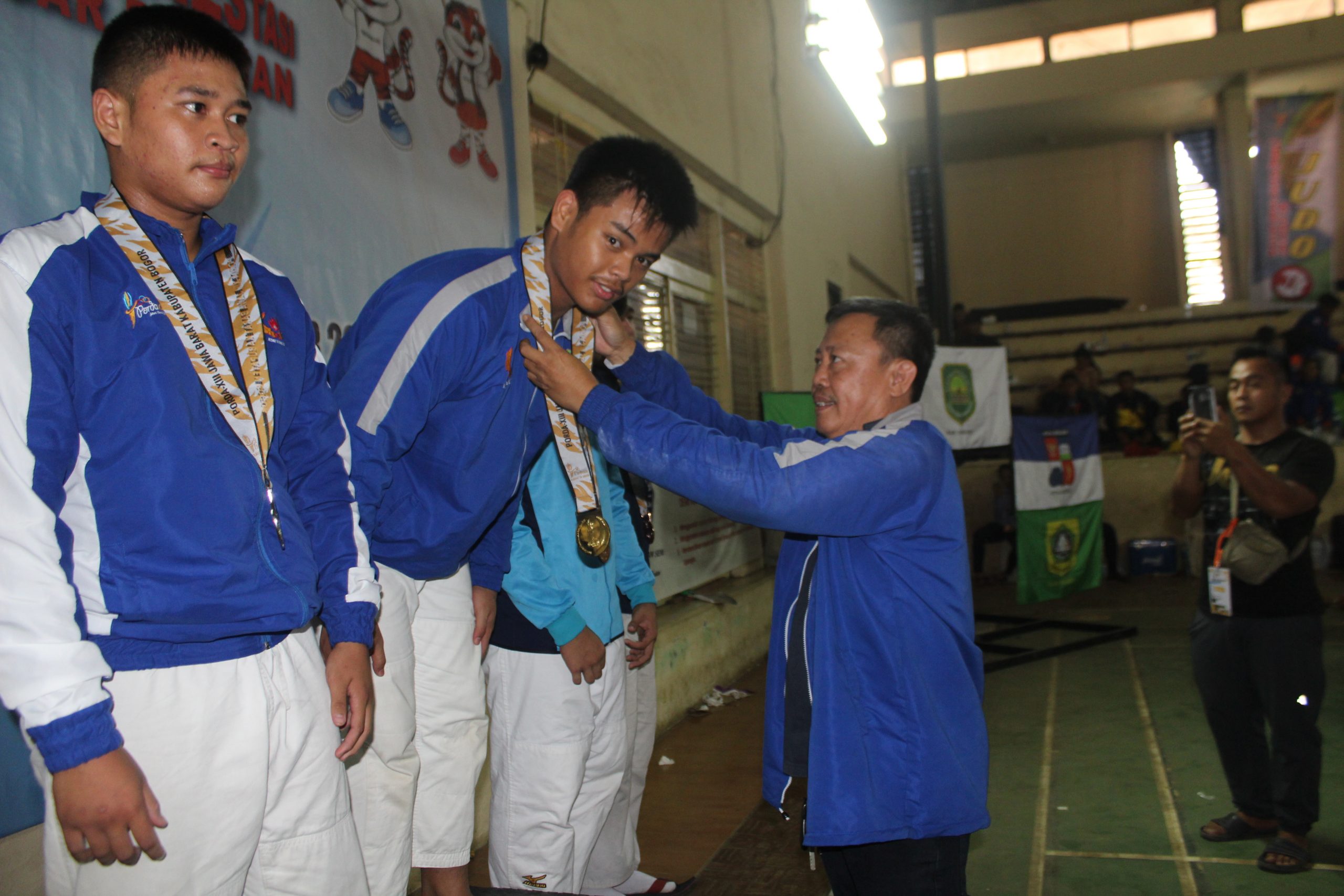 Azhar Sumbang Medali Emas Perdana untuk Subang