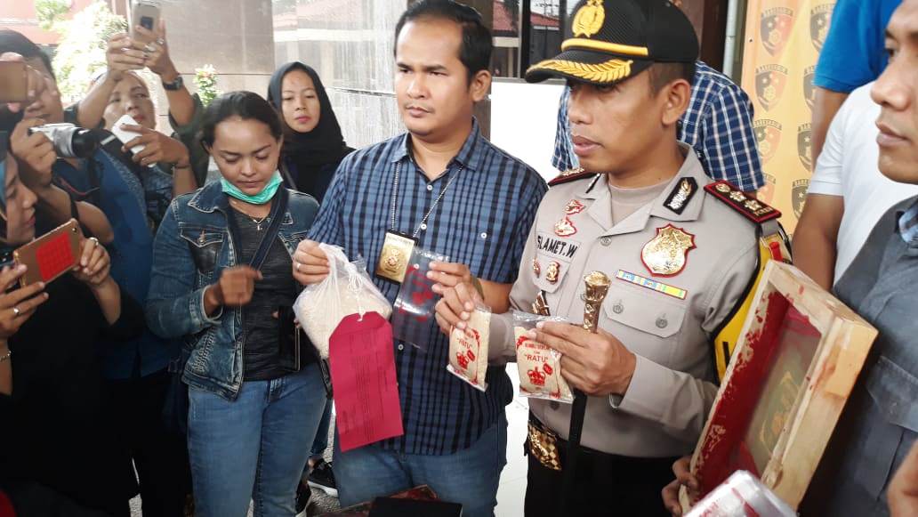 Polisi Periksa Dua Orang Diduga Pemilik Gudang Bumbu Ilegal