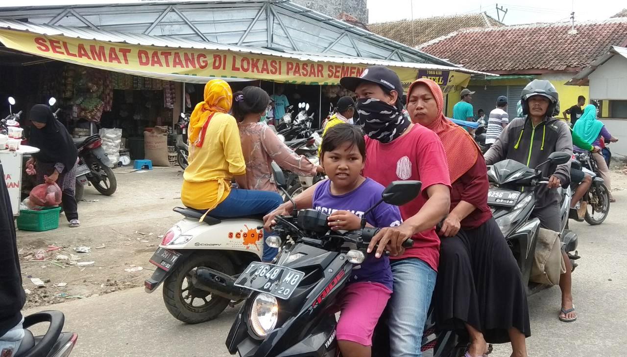 Relokasi Pedagang Pasar Cilamaya Bikin Macet