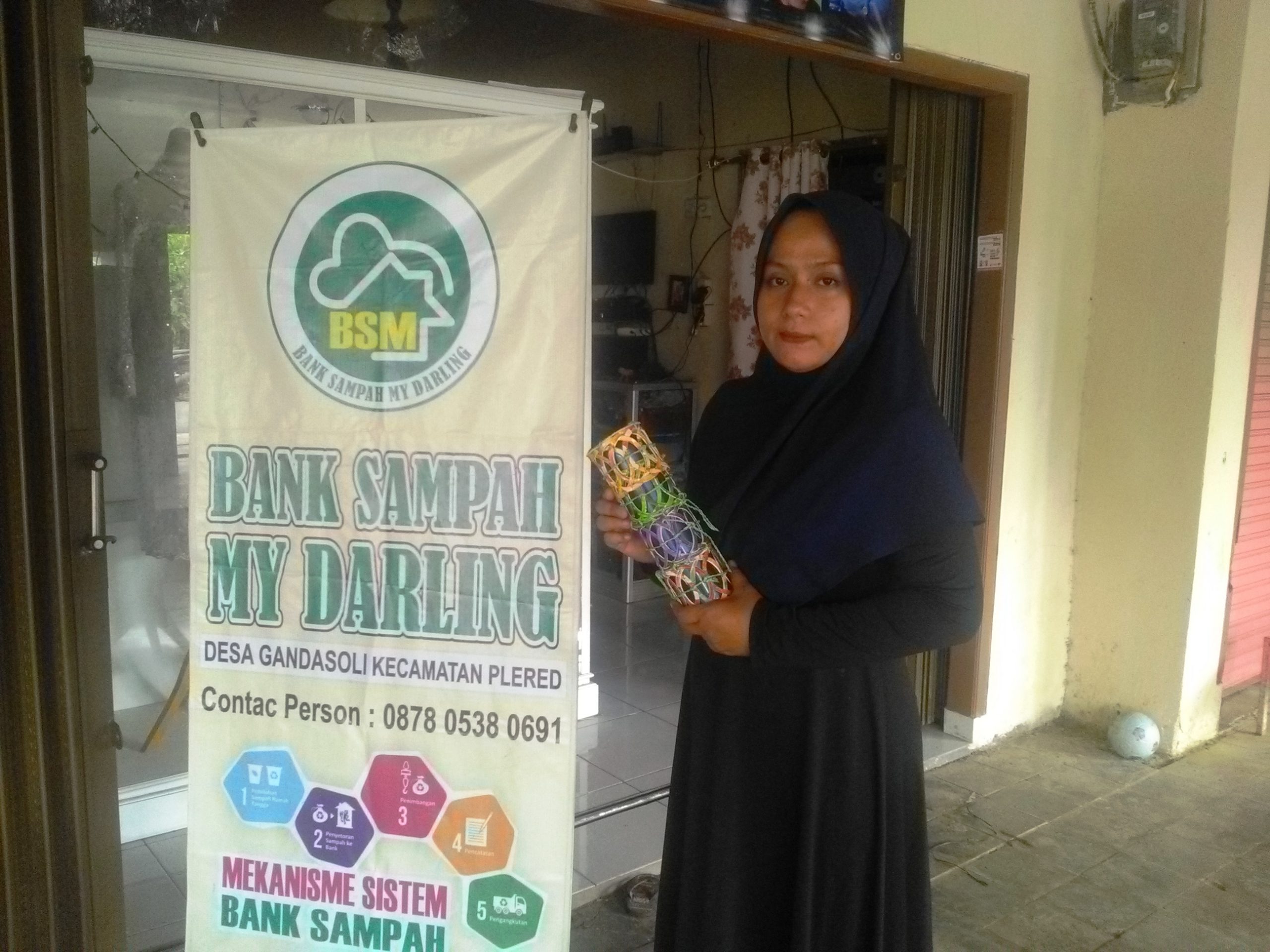 Kesuksesan Bank Sampah My Darling di Gandasoli, Sulap Pembalut dan Pampers Bekas jadi Pas Bunga