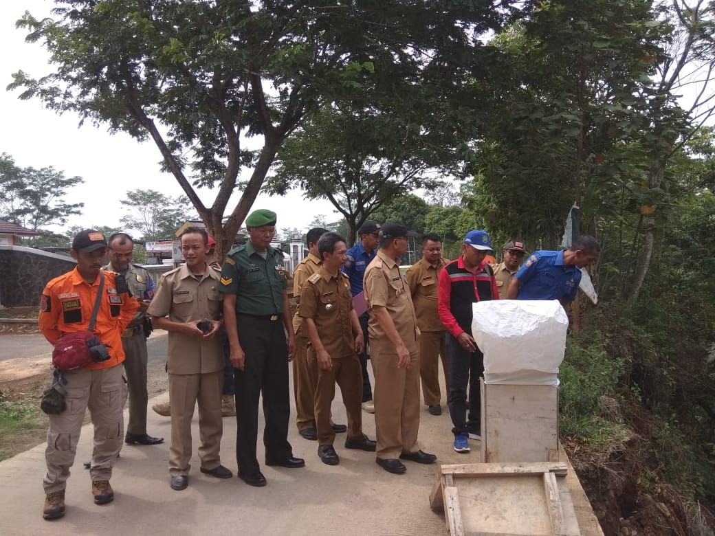 Ating Langsung Tinjau Longsor di Dawuan