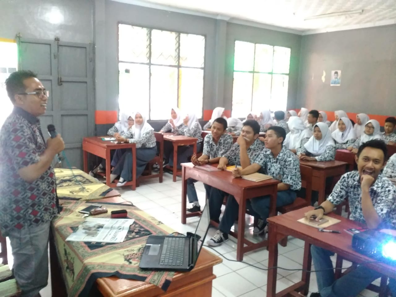 Pasundan Ekspres Goes to School, Siswa SMAKOT Antusias Ikuti Pelatihan Jurnalistik