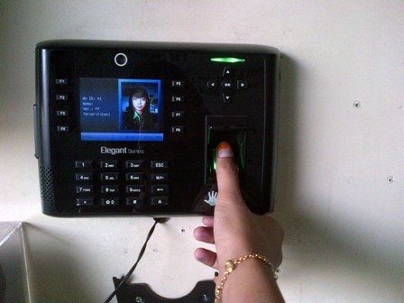 Guru Harus Absen Pakai Finger Print