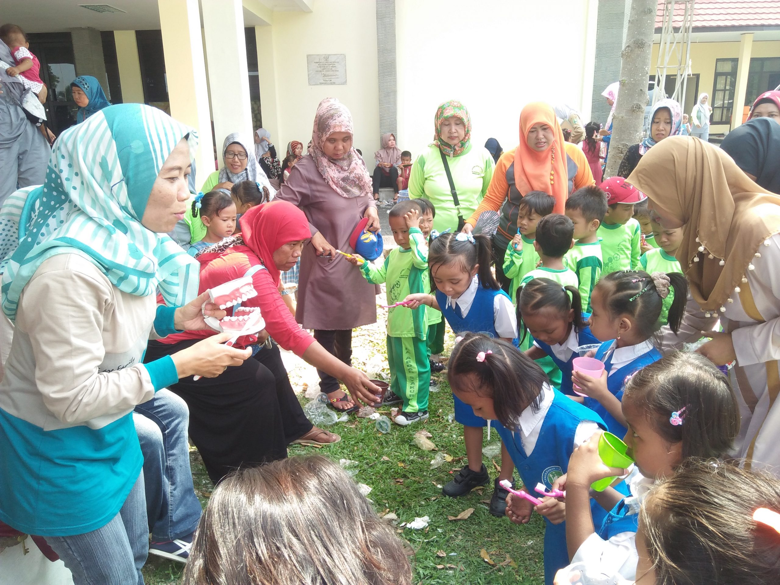 PTGMI Gelar Acara Bakti Sosial, Ajarkan Anak Paud Sikat Gigi dengan Benar