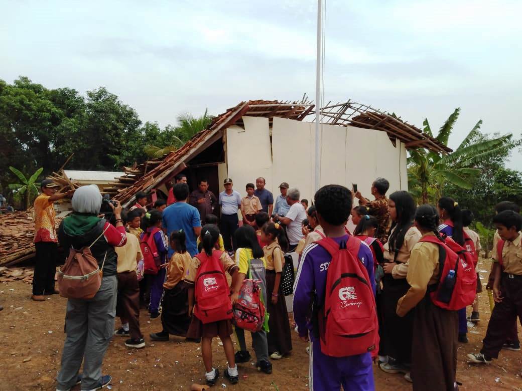 Gedung SDN Mendadak Ambruk, Kegiatan Belajar Mengajar Terganggu