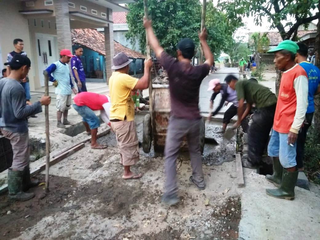 Kantor Desa Dibangun Bertingkat, Menunggu Anggaran yang Belum Cair