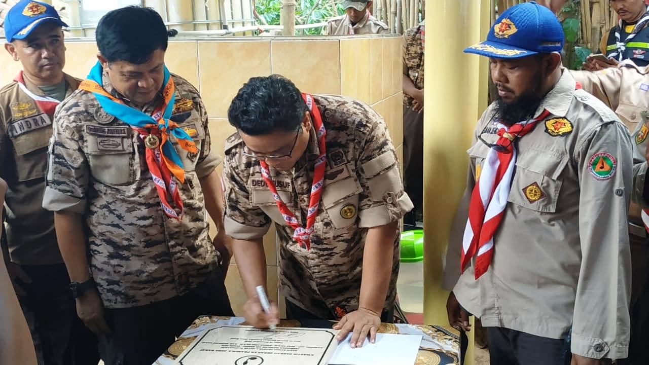 Warga Kampung Jati Dapat Bantuan Penampungan Air Bersih