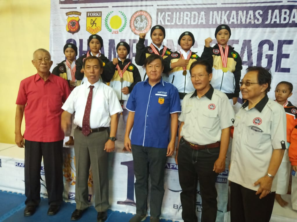 Kontingen Institut Karate-Do Nasional Boyong 14 Medali