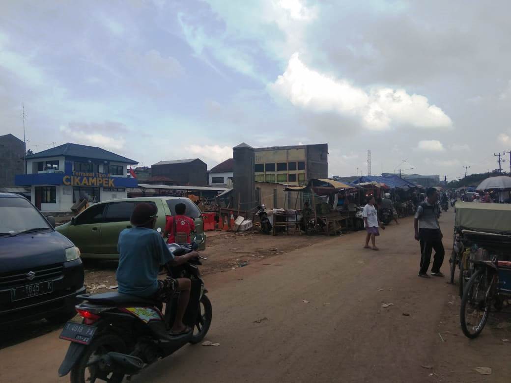 Angkot Trayek Cikampek Masuk Terminal