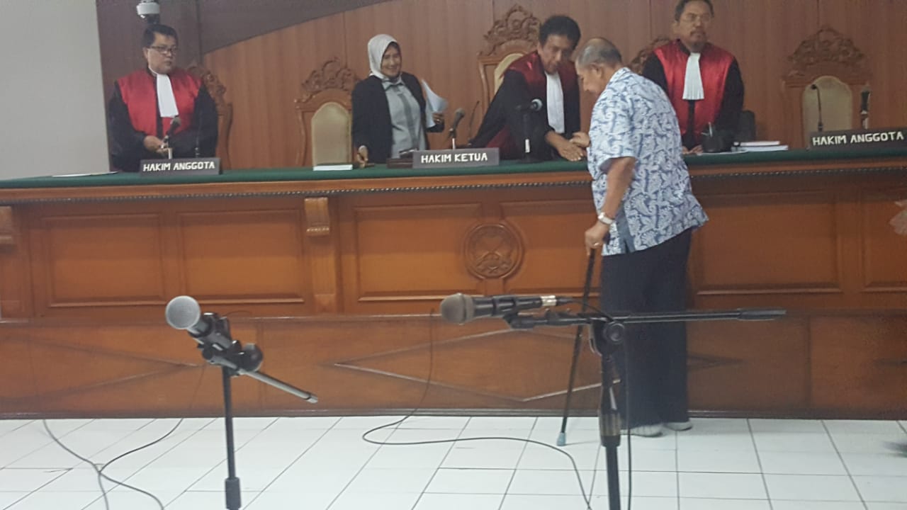 BREAKING NEWS: Mantan Bupati Abubakar Divonis 5,6 Tahun