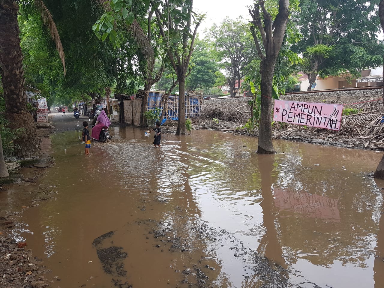 Tuntut Solusi Atasi Genangan Air,Sudah Banyak Korban Jiwa