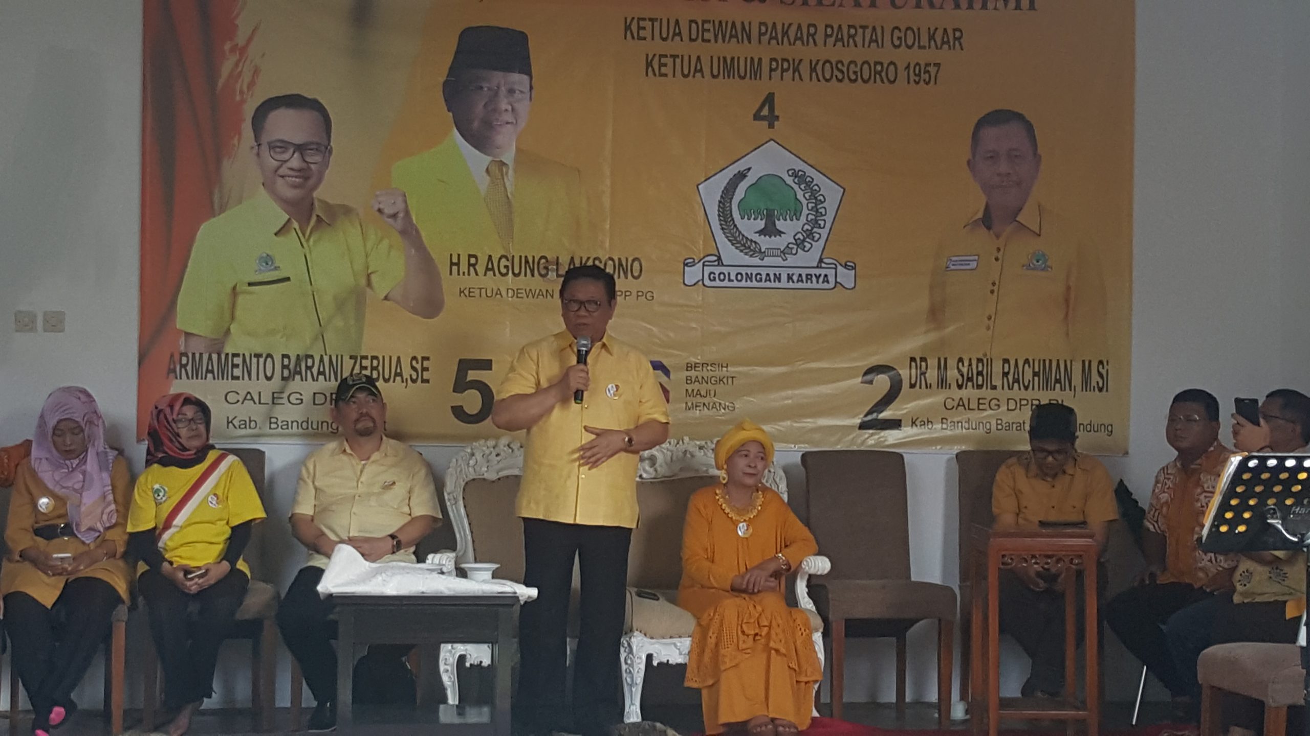 Agung: Jokowi Bagian dari Keluarga Besar Golkar