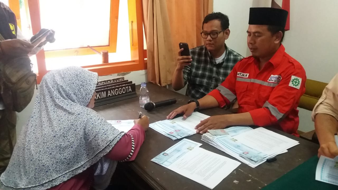 Kontraktor Serahkan Kompensasi Warga Terdampak Pembangunan Akses Jalan Patimban