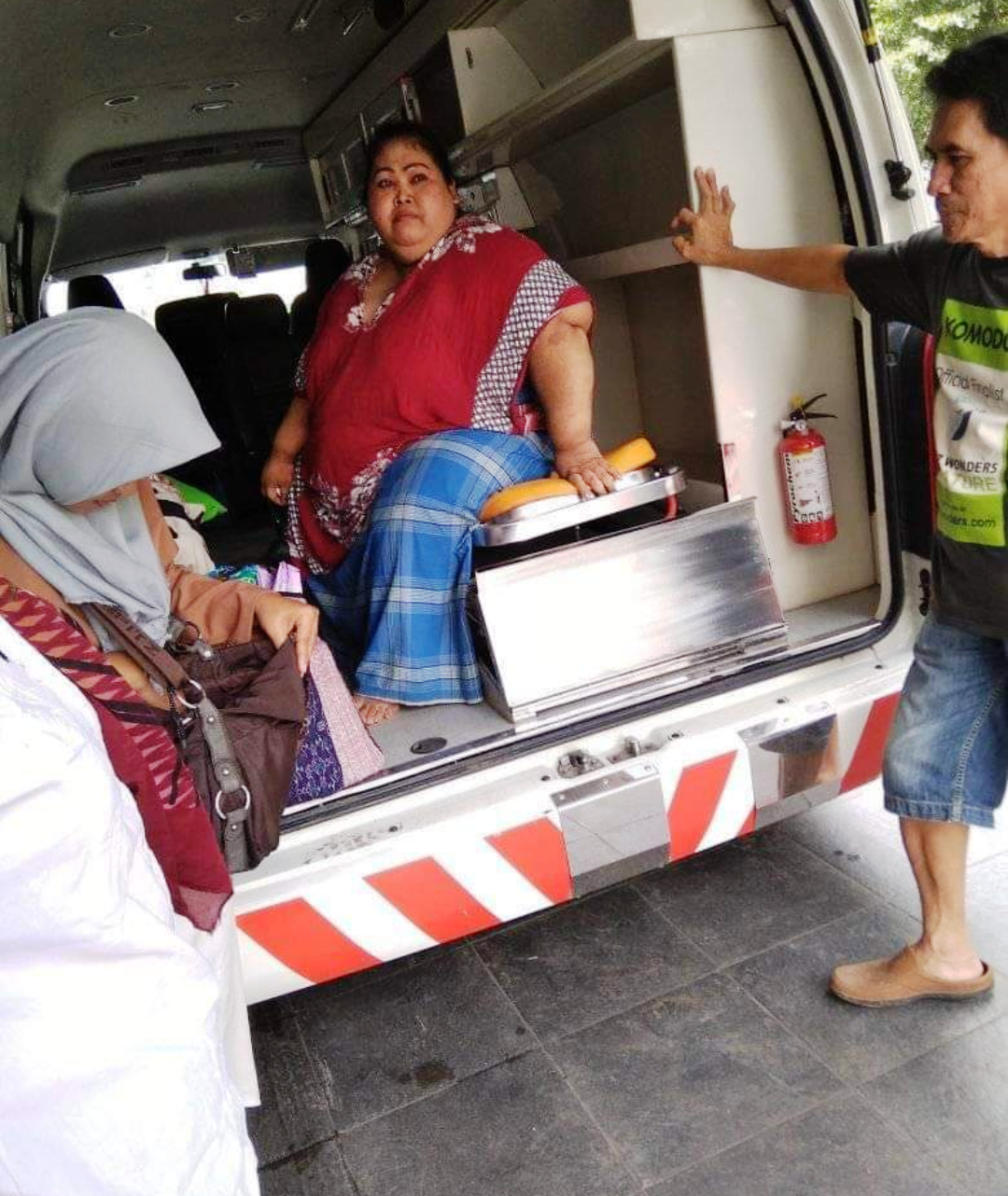 Sunarti Penderita Obesitas, Akhirnya Dibawa ke RSUD Karawang