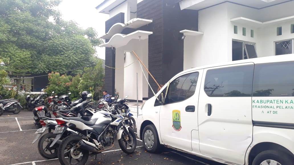 Kantor Desa Cengkong Masih Dipasangi Garis Polisi