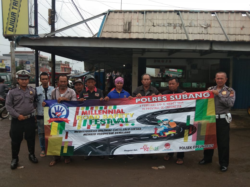 Polsek Cipeundeuy Sosialisasikan Millineal Road Safety