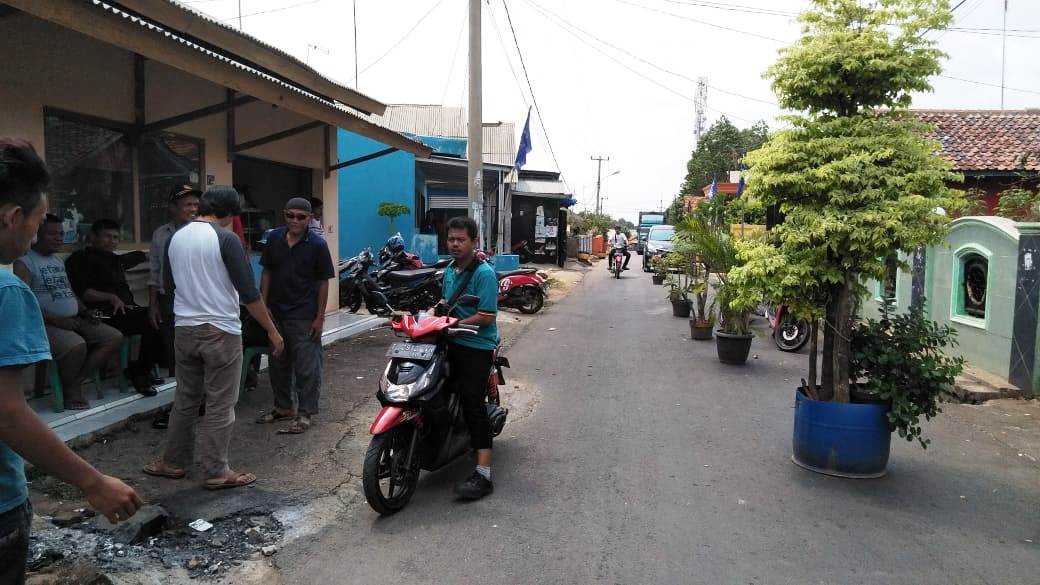 Ratusan Warga Blokade Jalan, Minta Kasus Kriminalisasi Dicabut