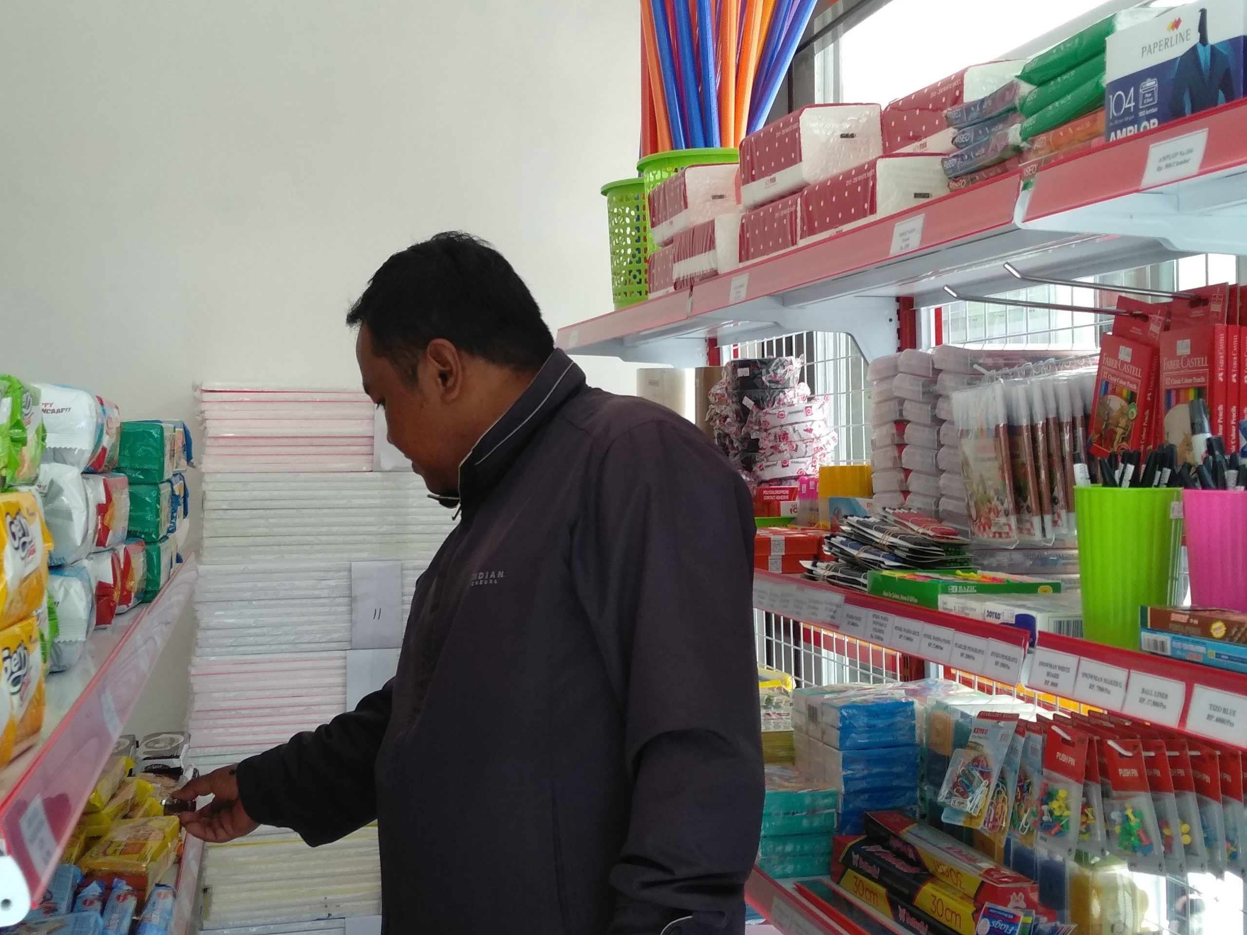 Pemdes Kayu Ambon Buka Desa Mart