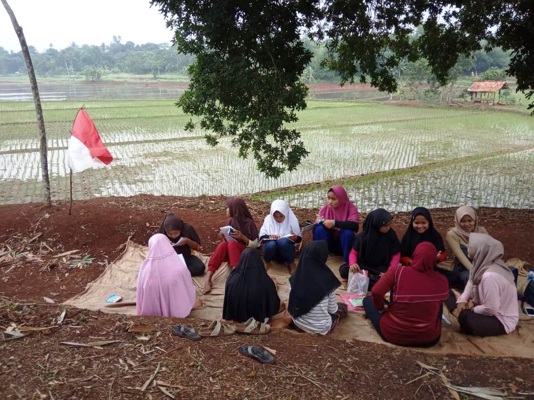 Inisiasi Komunitas Taman Baca Outdoor