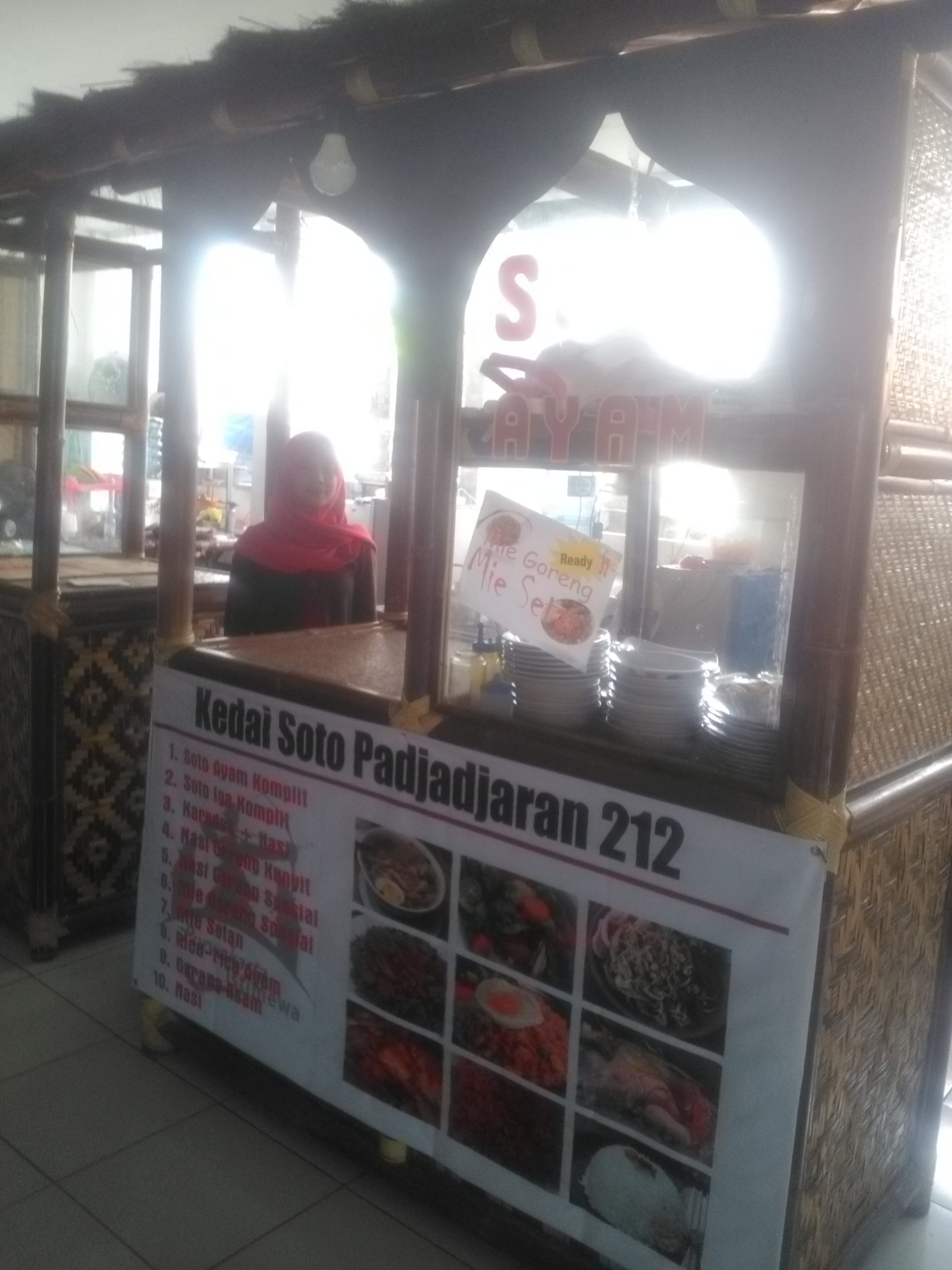 Kedai Soto Padjajaran 212 Suguhkan Citarasa Khas