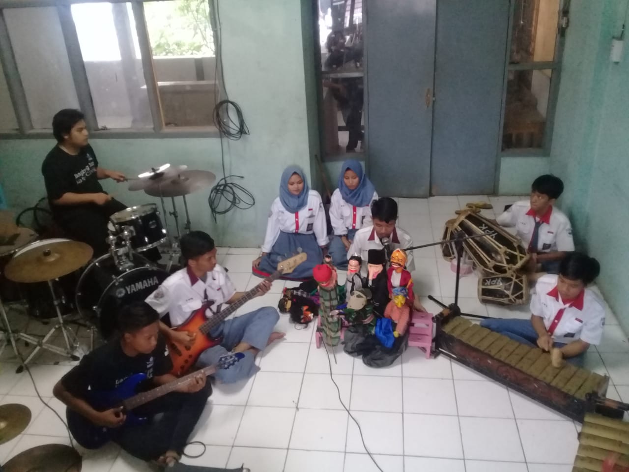 Pelajar SMK YPK Berlatih Wayang Golek Kontemporer