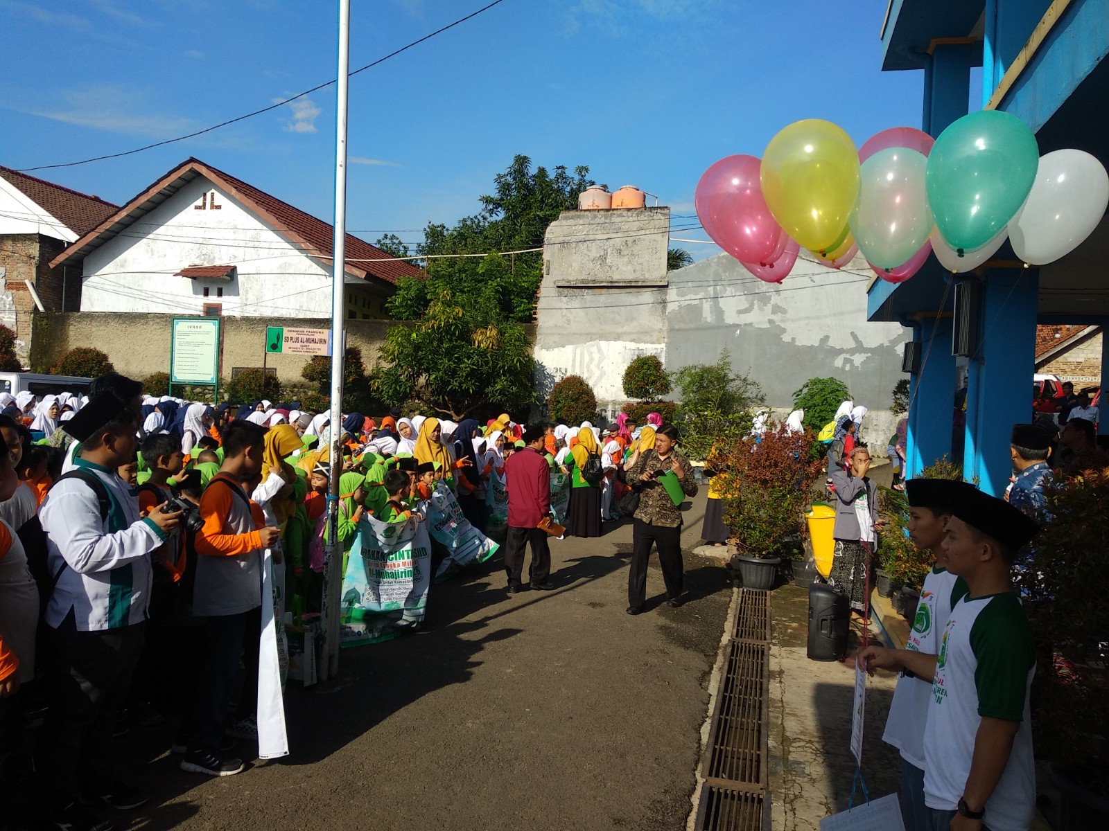 5.000 Santri Al-Muhajirin Makmurkan Masjid