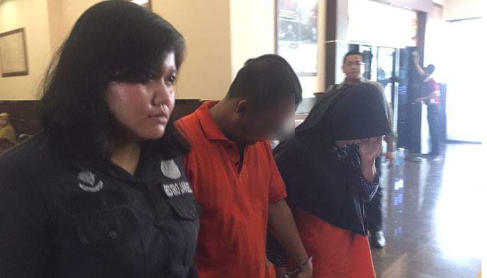 Gila! Ibu Kandung Paksa Anak Gadisnya Threesome dengan Ayah Tiri