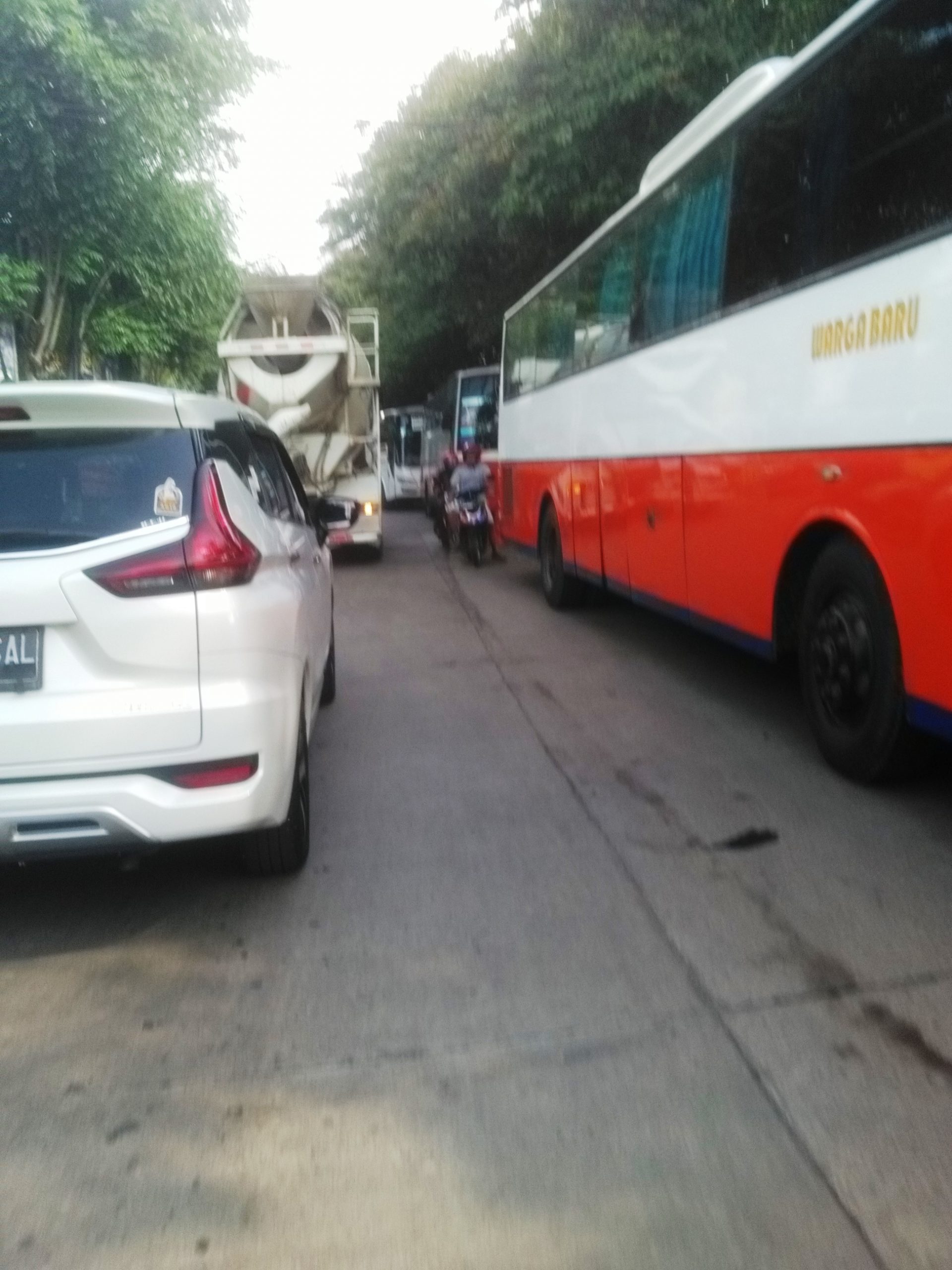 Terminal Bayangan Ciganea Bikin Macet