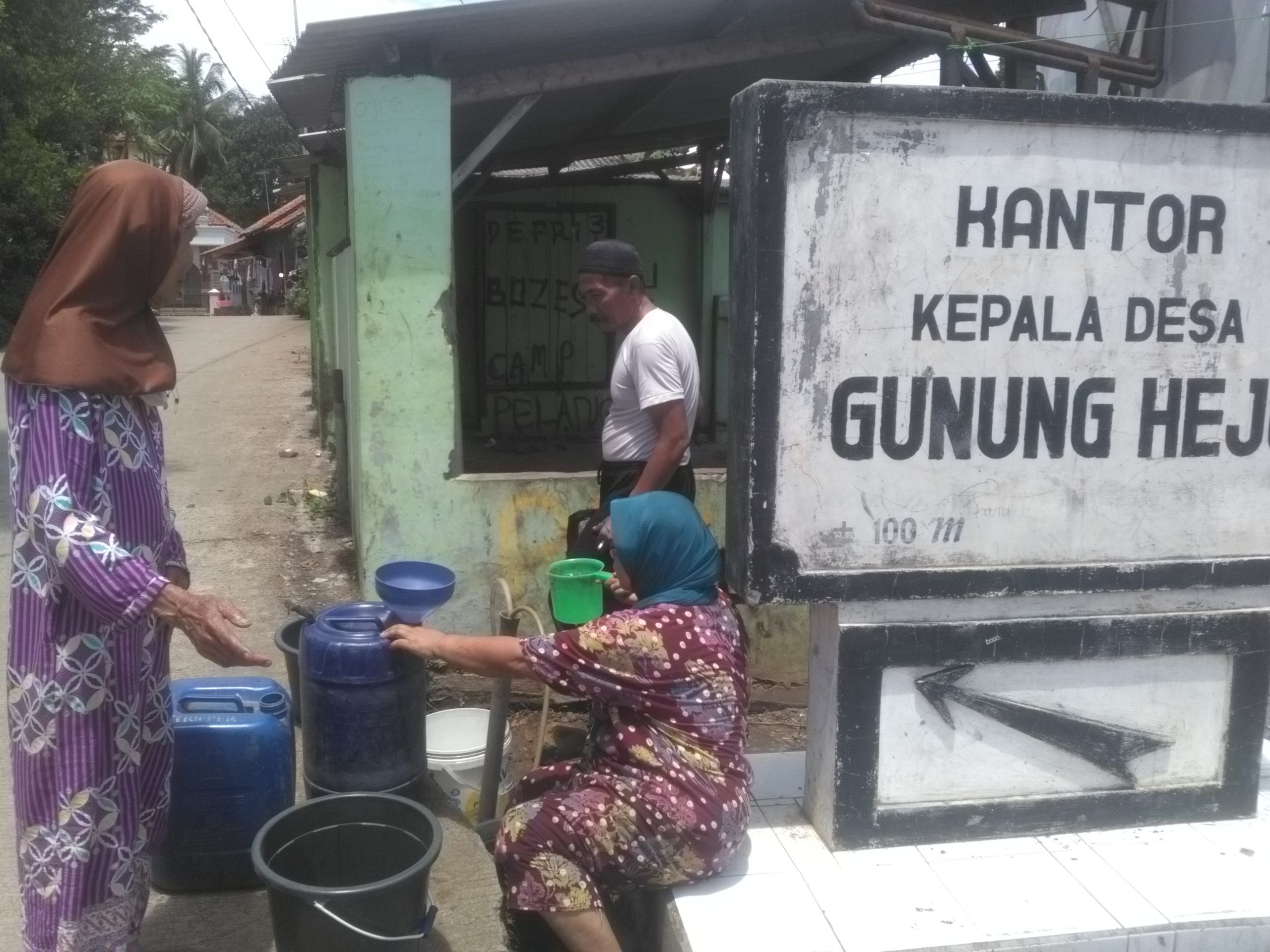 Warga Desa Gunung Hejo, Kesulitan Air Bersih