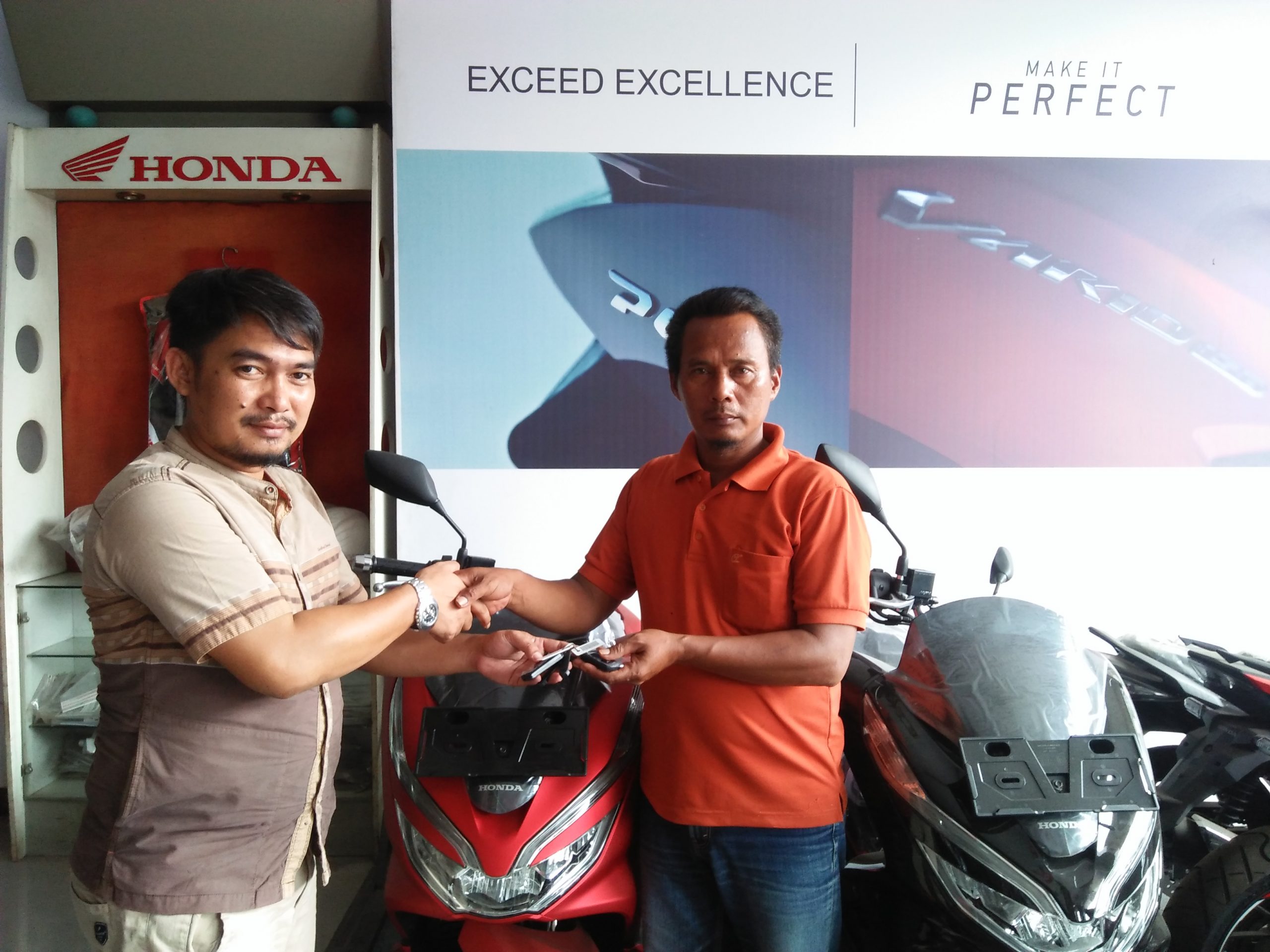 Markoni Motor Kenalkan Honda PCX Silver