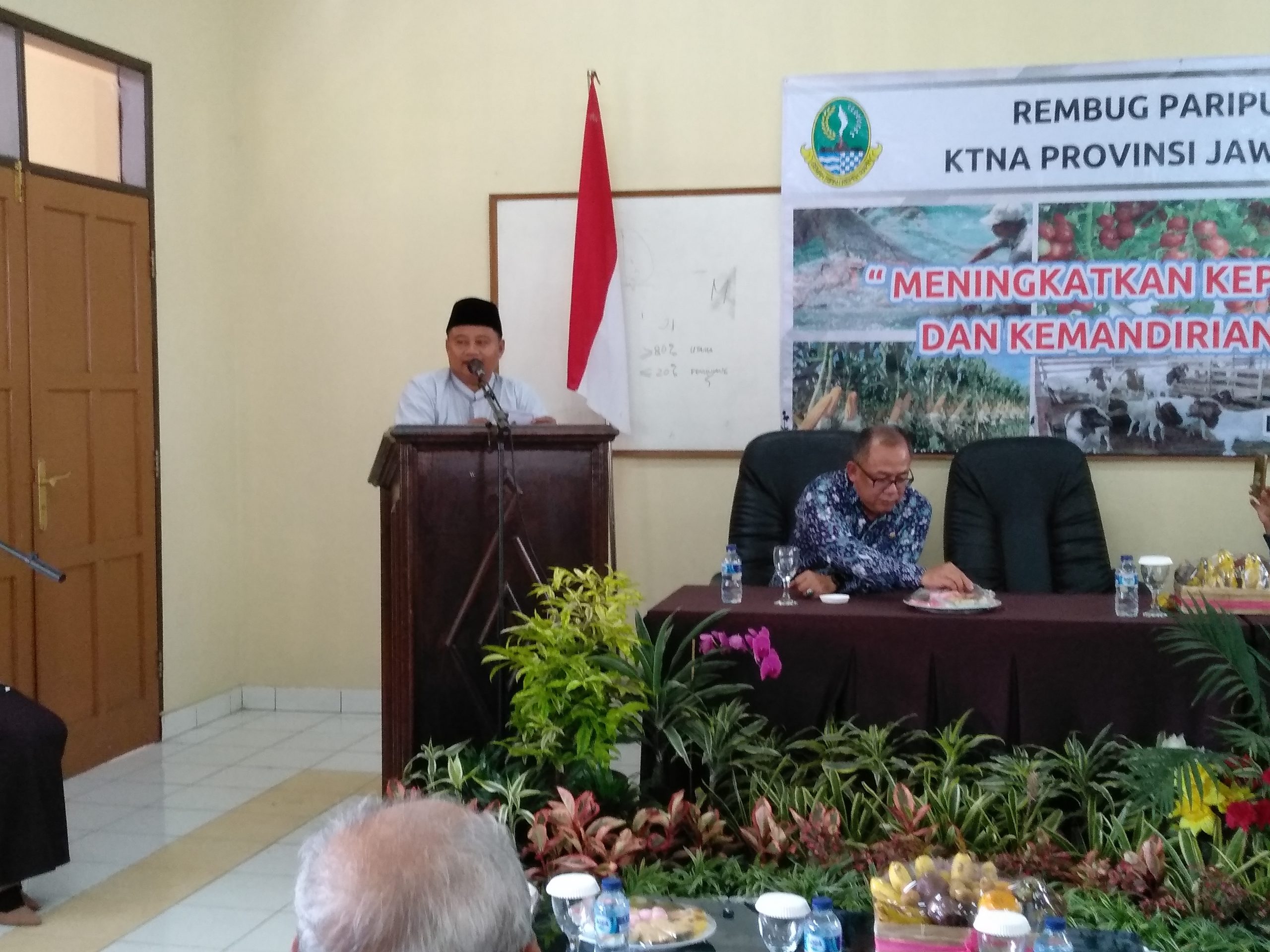 Uu Ruzhanul Ulum: Petani Harus Sukses