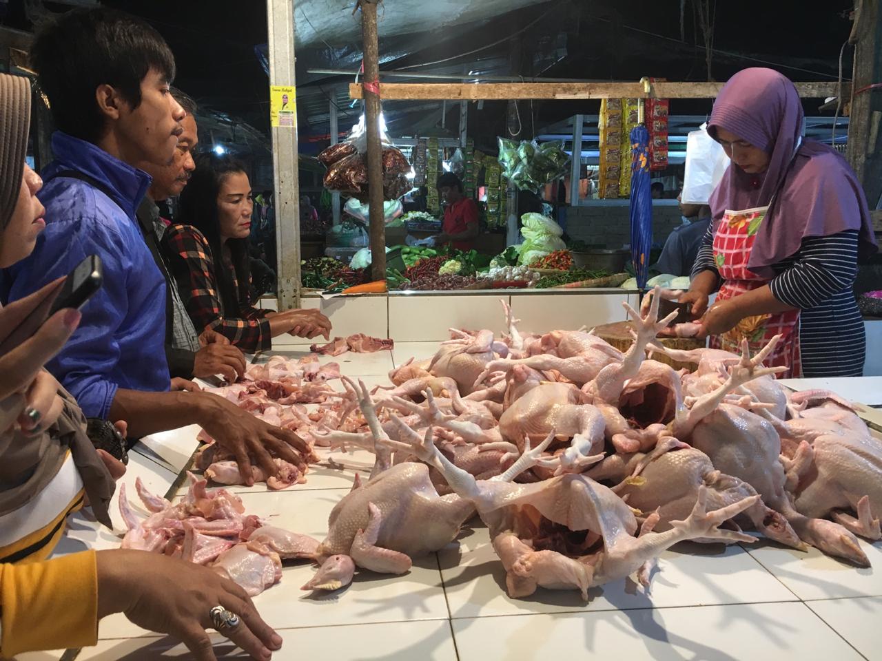 Harga Daging Tinggi, Daya Beli Tak Menurun