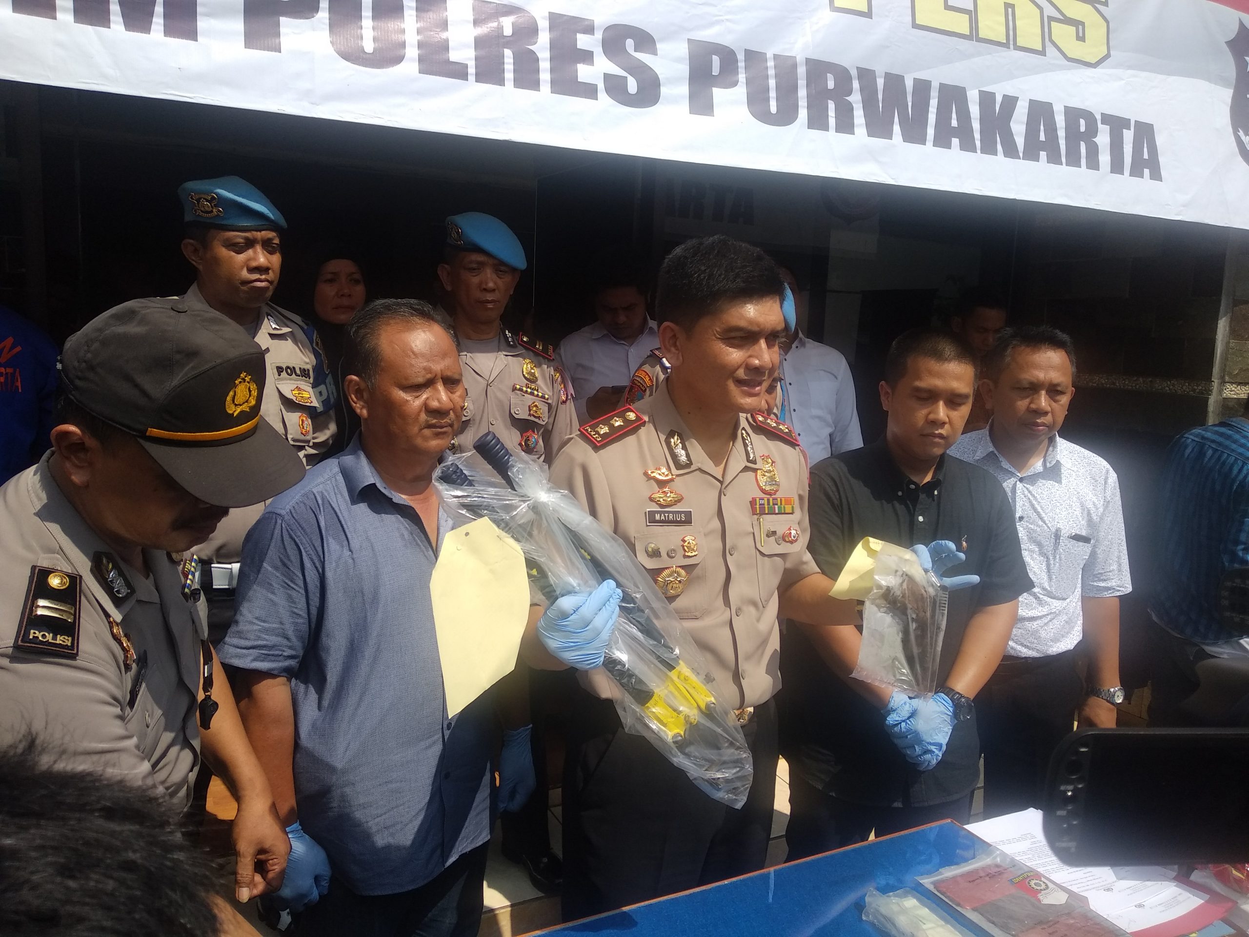 Kawanan Bajing Loncat Dibekuk Polisi, Rampok Box Kontainer Bermuatan Biskuit