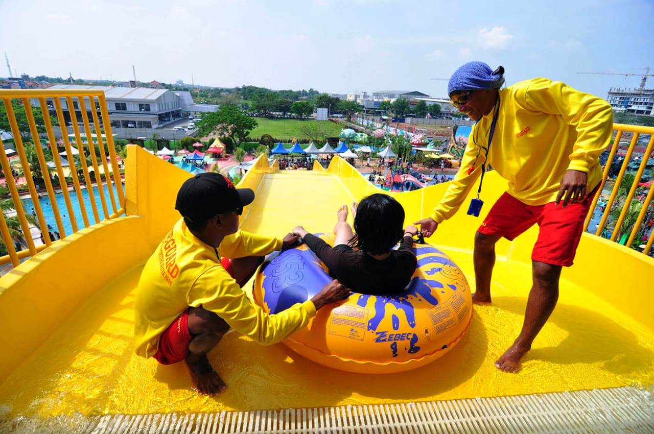 Wonderland Adventure Waterpark Utamakan Safety First