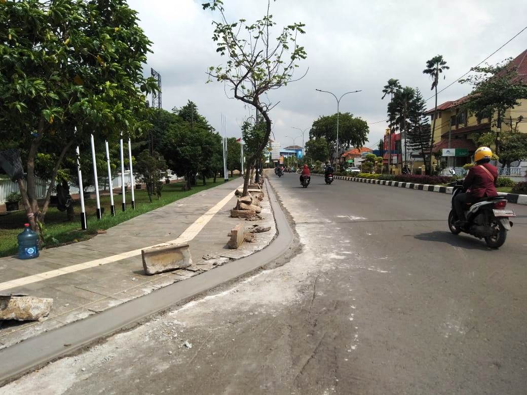 Pedestrian Diduga Tidak Sesuai Spesifikasi