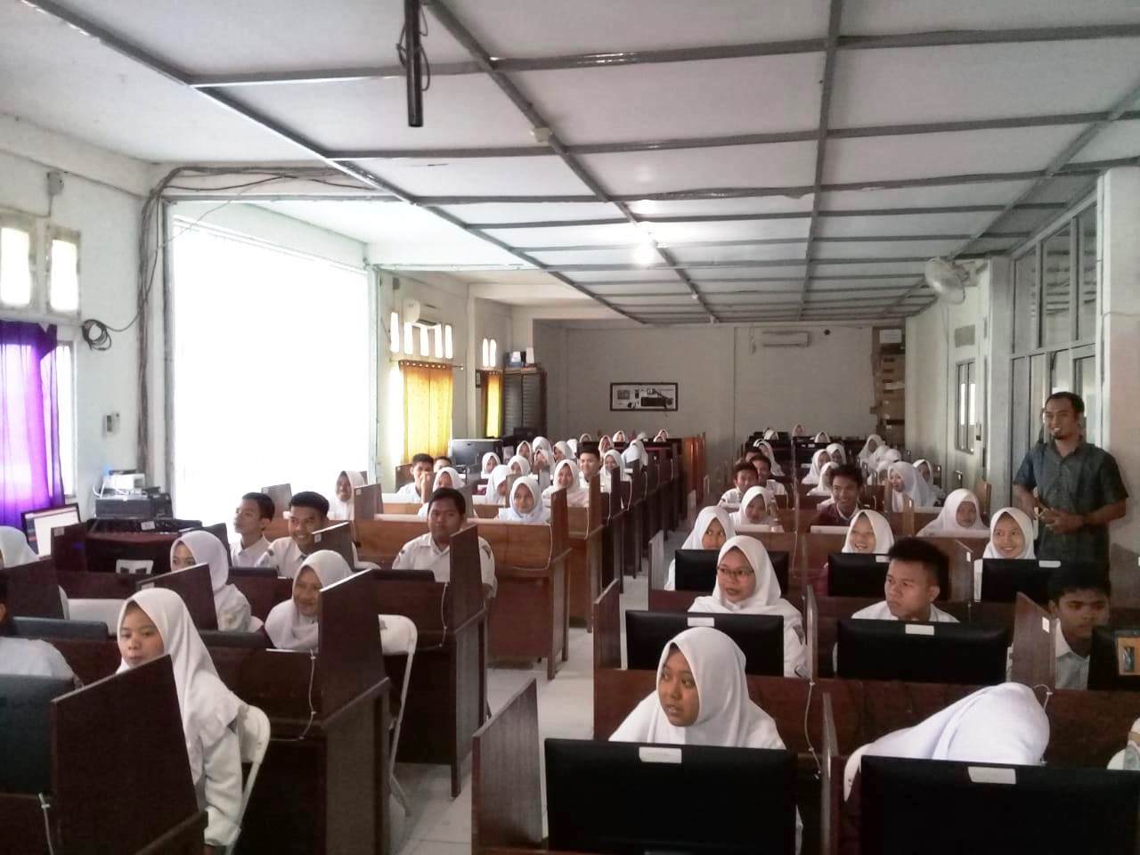 SMK Indonesia Emas Cilamaya Mantap Gelar UNBK