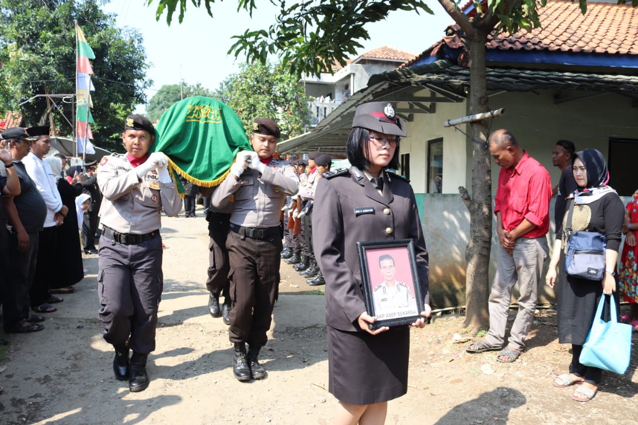 AKP Asep Sukarna, Mantan Kapolsek Sukasari Tutup Usia