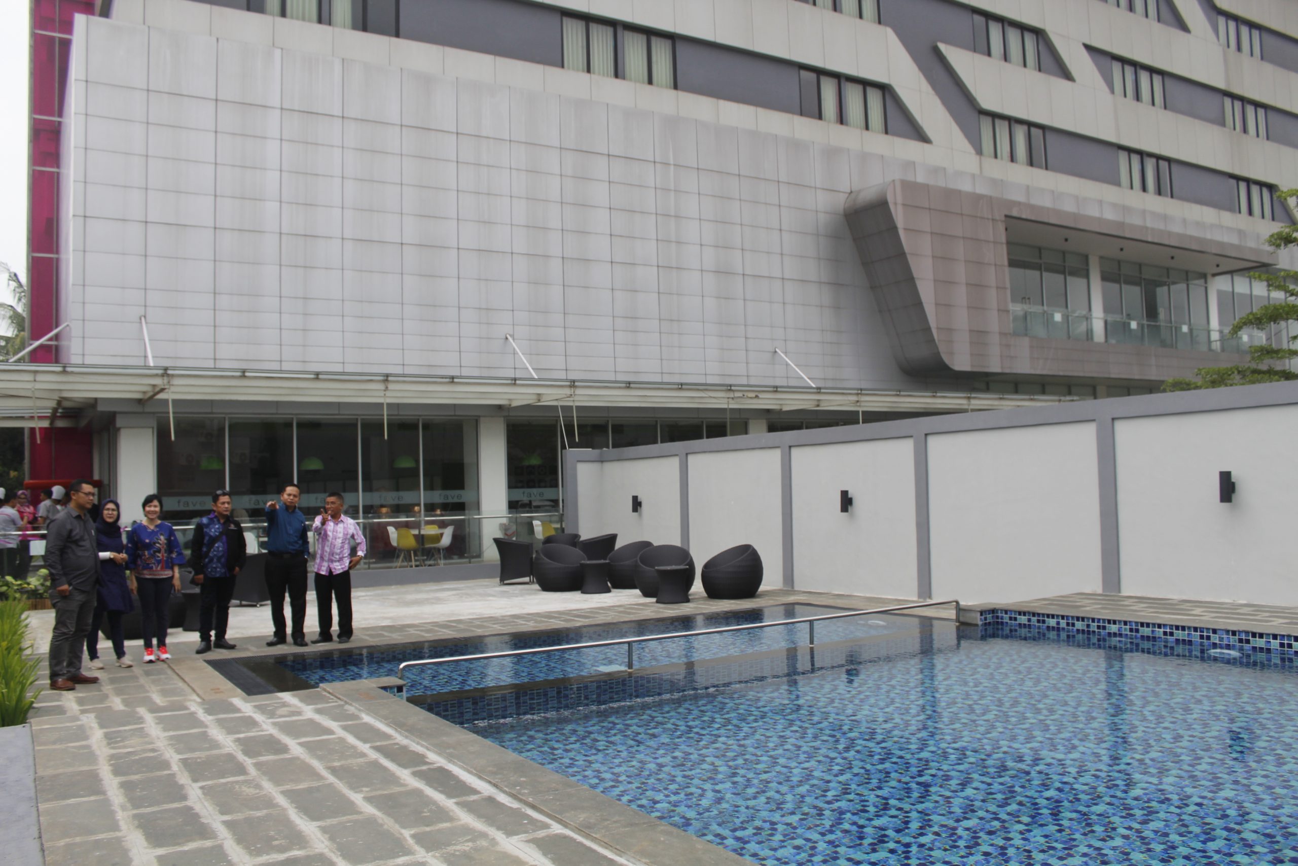 Penuhi Kebutuhan Pengunjung, Fave Hotel Miliki Kolam Renang