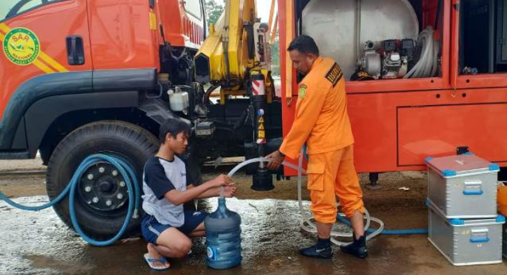 Korban Banjir Mulai Kekurangan Air Bersih