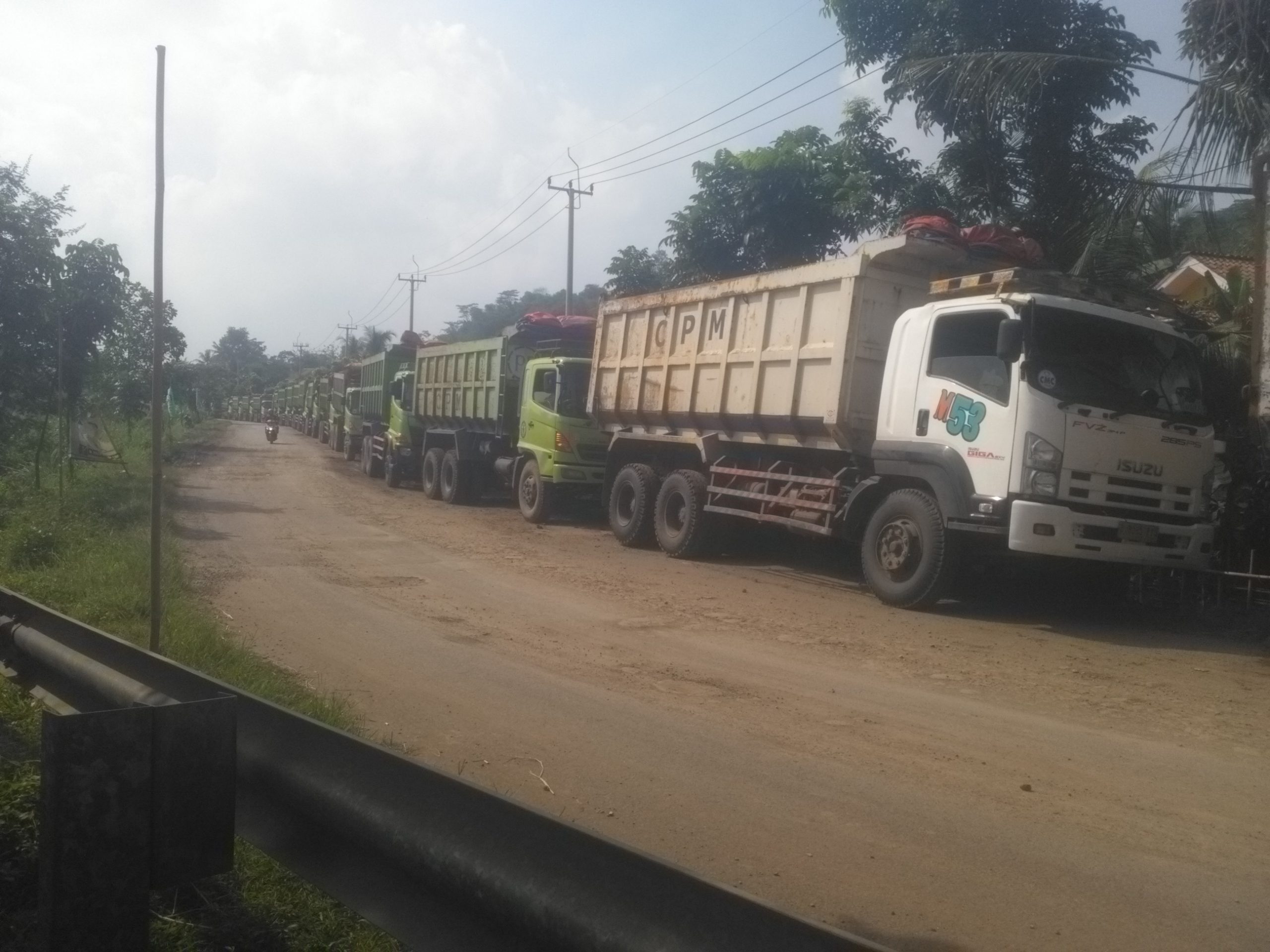 Kerusakan Jalan di Jatiluhur Makin Panjang