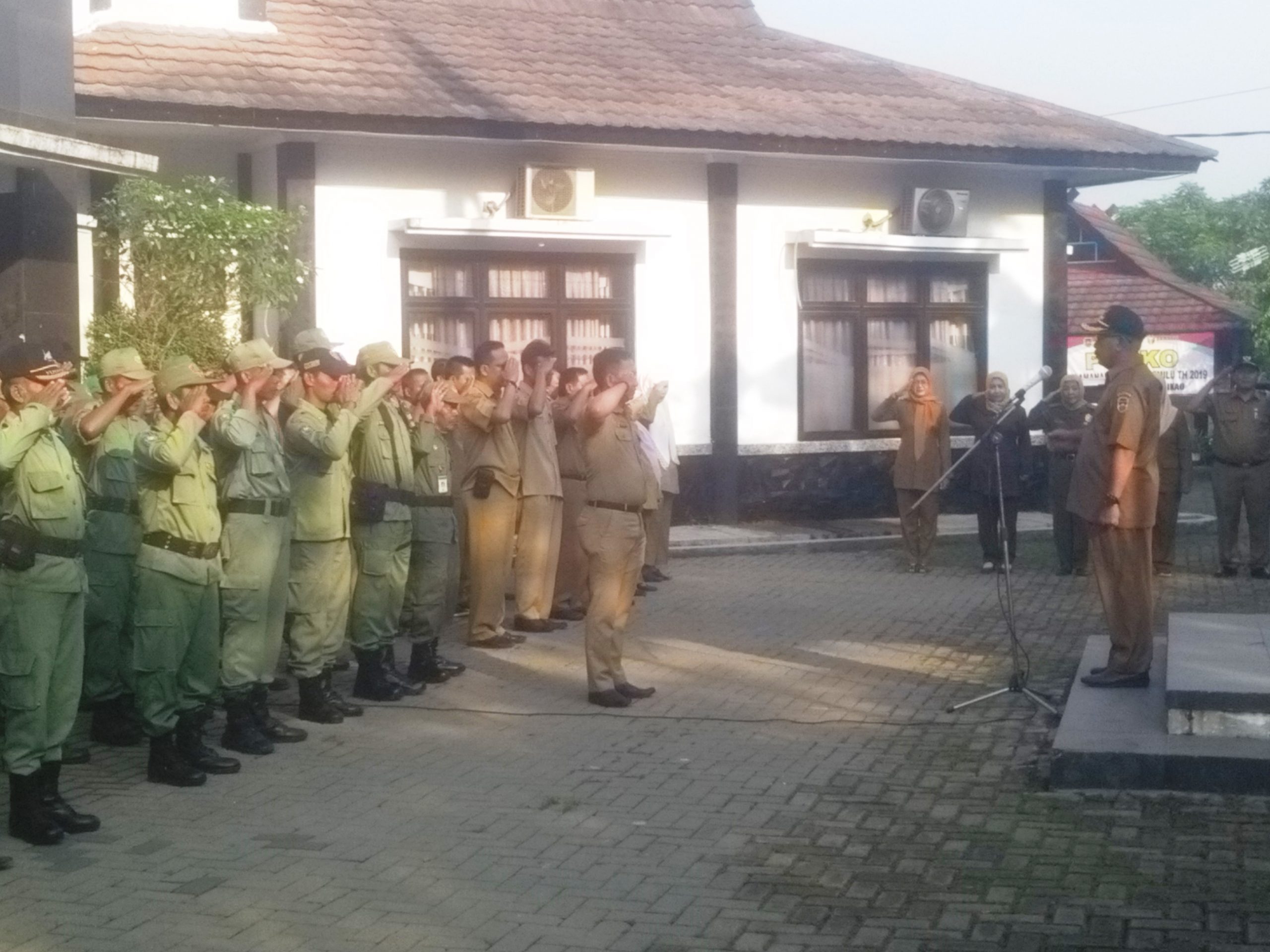 Linmas Garda Terdepan Pengamanan TPS, Kawal Proses Pungut Hitung