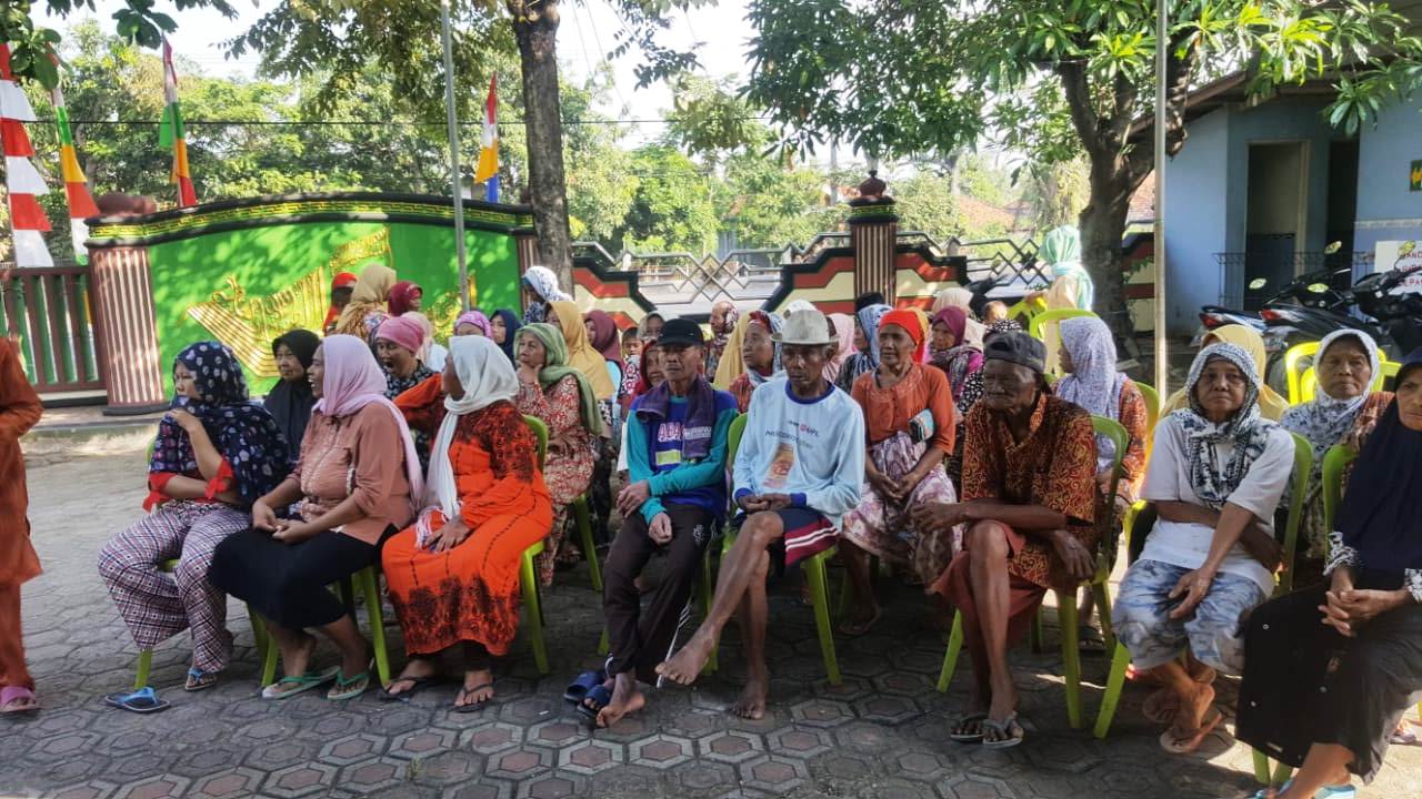 Yayasan Al Hidayah Bagikan Satunan Dhuafa