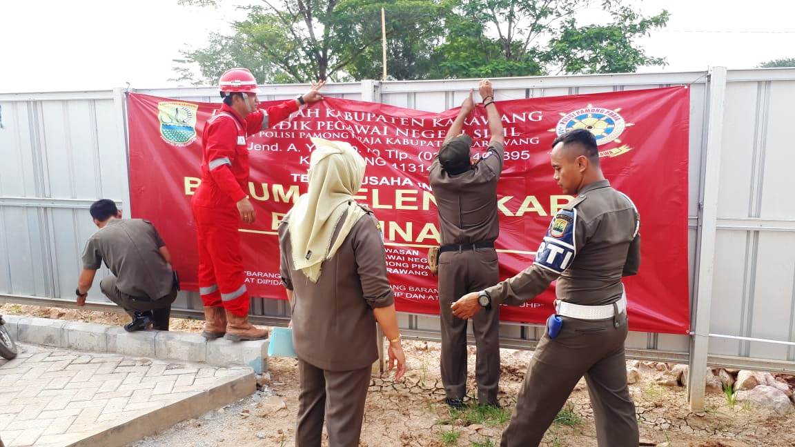 Satpol PP Tutup Proyek Wika