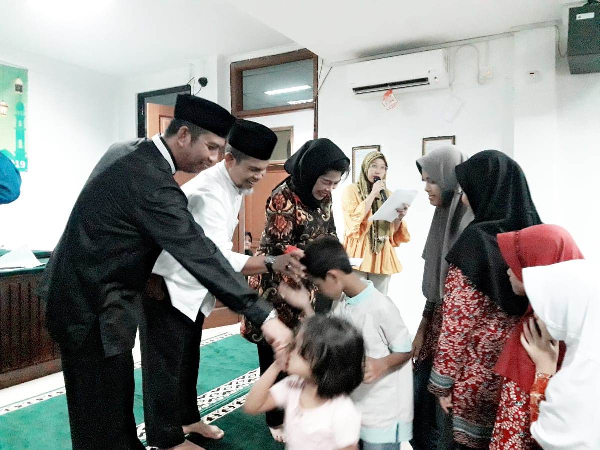 Pengadilan Negeri Santuni 55 Anak Yatim