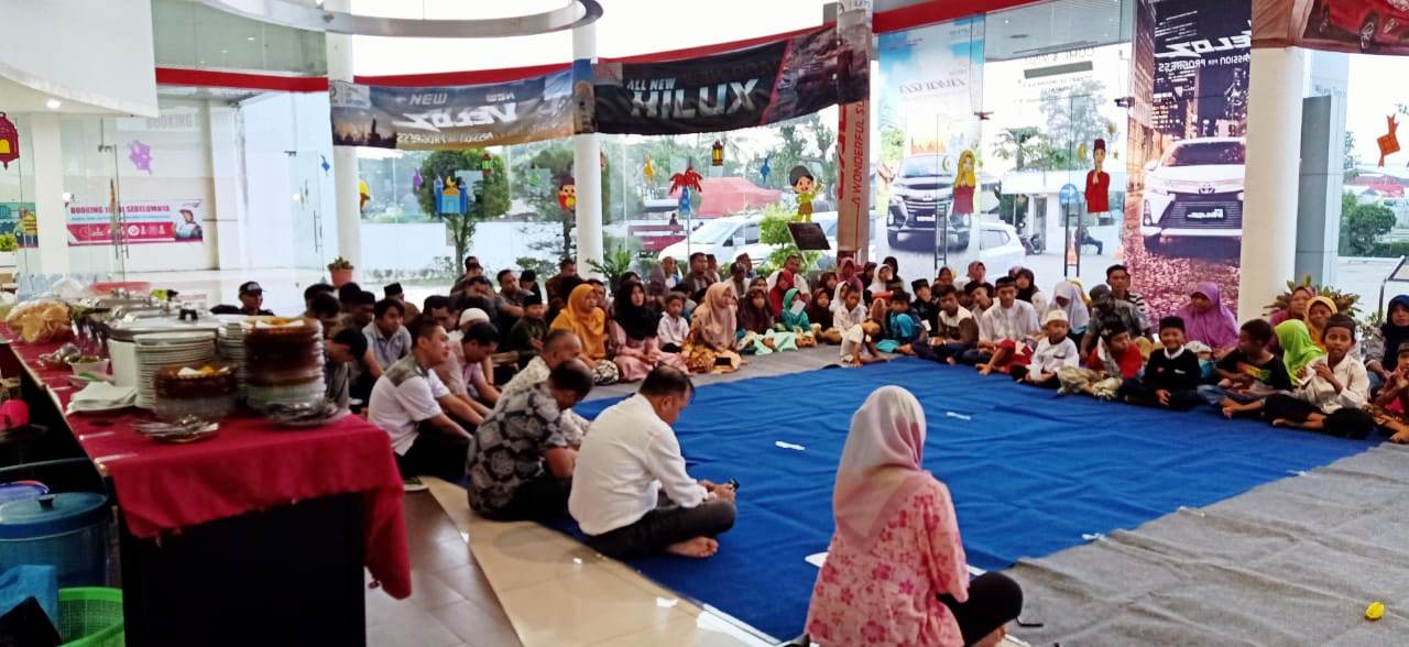 Wijaya Toyota Berbagi Bersama Yatim Piatu